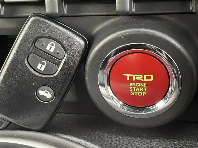 トヨタ ８６ GT 茨城県 2012(平24)年 17.3万km ダークグレーメタリック 社外ナビ/フルセグ視聴可/DVD再生可/バックカメラ/Bluetooth接続/ETC/TRDエアロ（フロント、サイド、リア）/純正AW/純正フロアマット