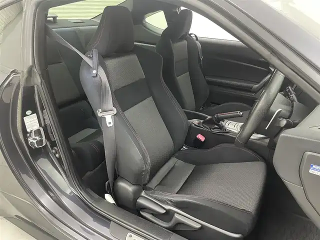 トヨタ ８６ GT 茨城県 2012(平24)年 17.3万km ダークグレーメタリック 社外ナビ/フルセグ視聴可/DVD再生可/バックカメラ/Bluetooth接続/ETC/TRDエアロ（フロント、サイド、リア）/純正AW/純正フロアマット