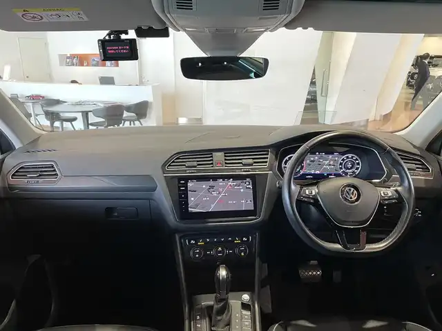 フォルクスワーゲン ティグアン TDI 4モーション ハイライン 道央・札幌 2018(平30)年 3.7万km タングステンシルバーメタリック レザーシートパッケージ/　・レザーシート/　・運転席メモリー付パワーシート/　・運転席パワーランバーサポート/オールインセーフティ/ヘッドアップディスプレイ/シートヒーター/DiscoverProナビ/フルセグTV/CD/DVD/SD/USB/Bluetooth/360°カメラ/パークアシスト/PDC/ACC/レーンアシスト/サイドアシストプラス/トラフィックアシスト/ダイナミックコーナリングライト/ダイナミックライトアシスト/パワーテールゲート