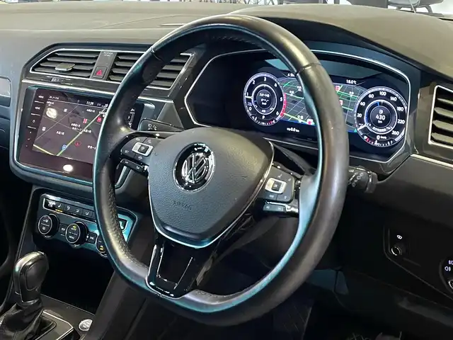 フォルクスワーゲン ティグアン TDI 4モーション ハイライン 道央・札幌 2018(平30)年 3.7万km タングステンシルバーメタリック レザーシートパッケージ/　・レザーシート/　・運転席メモリー付パワーシート/　・運転席パワーランバーサポート/オールインセーフティ/ヘッドアップディスプレイ/シートヒーター/DiscoverProナビ/フルセグTV/CD/DVD/SD/USB/Bluetooth/360°カメラ/パークアシスト/PDC/ACC/レーンアシスト/サイドアシストプラス/トラフィックアシスト/ダイナミックコーナリングライト/ダイナミックライトアシスト/パワーテールゲート