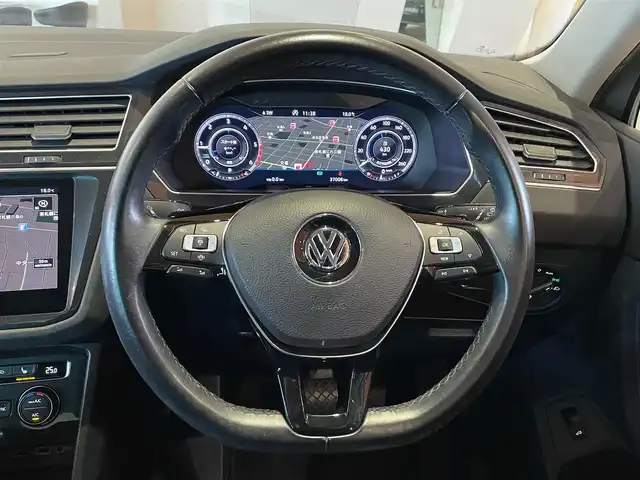フォルクスワーゲン ティグアン TDI 4モーション ハイライン 道央・札幌 2018(平30)年 3.7万km タングステンシルバーメタリック レザーシートパッケージ/　・レザーシート/　・運転席メモリー付パワーシート/　・運転席パワーランバーサポート/オールインセーフティ/ヘッドアップディスプレイ/シートヒーター/DiscoverProナビ/フルセグTV/CD/DVD/SD/USB/Bluetooth/360°カメラ/パークアシスト/PDC/ACC/レーンアシスト/サイドアシストプラス/トラフィックアシスト/ダイナミックコーナリングライト/ダイナミックライトアシスト/パワーテールゲート