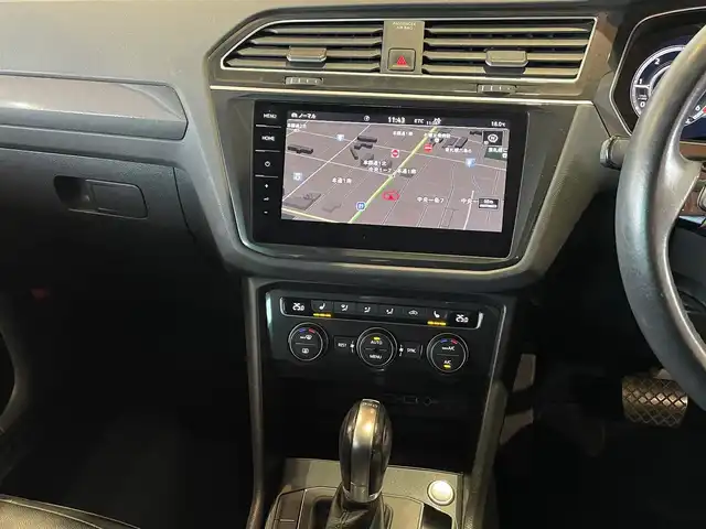 フォルクスワーゲン ティグアン TDI 4モーション ハイライン 道央・札幌 2018(平30)年 3.7万km タングステンシルバーメタリック レザーシートパッケージ/　・レザーシート/　・運転席メモリー付パワーシート/　・運転席パワーランバーサポート/オールインセーフティ/ヘッドアップディスプレイ/シートヒーター/DiscoverProナビ/フルセグTV/CD/DVD/SD/USB/Bluetooth/360°カメラ/パークアシスト/PDC/ACC/レーンアシスト/サイドアシストプラス/トラフィックアシスト/ダイナミックコーナリングライト/ダイナミックライトアシスト/パワーテールゲート