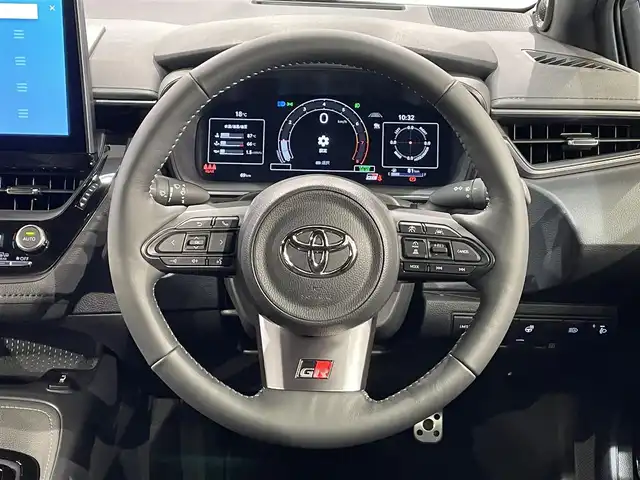 トヨタ ＧＲカローラ RZ 愛知県 2024(令6)年 0.1千km プラチナホワイトパールマイカ 純正１０．５インチディスプレイ/ＪＢＬプレミアムサウンド/衝突軽減ブレーキ/レーダークルーズコントロール/ブラインドスポットモニター/クリアランスソナー/先行車発進告知/ヘッドアップディスプレイ/ハンドルヒーター/シートヒーター/ハーフレザーシート/バックカメラ/ビルトインＥＴＣ２．０/アクセサリーソケット/USB入力端子/ISOFIX/純正フロアマット/純正18インチアルミホイール