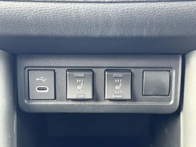 トヨタ カローラ クロス ハイブリッド Z 島根県 2024(令6)年 1.7万km ダークブルーマイカM 登録時走行距離16439km/ワンオーナー/トヨタコネクテッドナビ/Bluetooth/フルセグTV(テレビキャンセラー付)/ビルトインETC2.0/電動パーキング/ブレーキホールド/スマートキー(スペアキー×1)/運転席パワーシート/純正18インチAW/純正フロアマット/前後コーナーセンサー/LEDヘッドライト/フォグランプ/オートライト/オートハイビーム/ウィンカーミラー/衝突被害軽減ブレーキ/レーダークルーズコントロール/レーンキープアシスト/横滑り防止装置/ダブル/カーテンエアバッグ/スタッドレスタイヤ付/禁煙車/取扱説明書/保証書