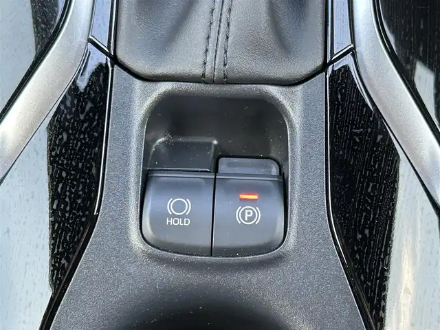 トヨタ カローラ クロス ハイブリッド Z 島根県 2024(令6)年 1.7万km ダークブルーマイカM 登録時走行距離16439km/ワンオーナー/トヨタコネクテッドナビ/Bluetooth/フルセグTV(テレビキャンセラー付)/ビルトインETC2.0/電動パーキング/ブレーキホールド/スマートキー(スペアキー×1)/運転席パワーシート/純正18インチAW/純正フロアマット/前後コーナーセンサー/LEDヘッドライト/フォグランプ/オートライト/オートハイビーム/ウィンカーミラー/衝突被害軽減ブレーキ/レーダークルーズコントロール/レーンキープアシスト/横滑り防止装置/ダブル/カーテンエアバッグ/スタッドレスタイヤ付/禁煙車/取扱説明書/保証書