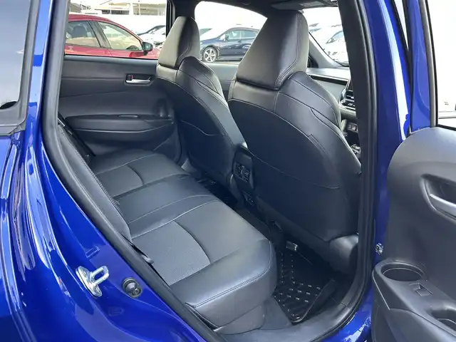 トヨタ カローラ クロス ハイブリッド Z 島根県 2024(令6)年 1.7万km ダークブルーマイカM 登録時走行距離16439km/ワンオーナー/トヨタコネクテッドナビ/Bluetooth/フルセグTV(テレビキャンセラー付)/ビルトインETC2.0/電動パーキング/ブレーキホールド/スマートキー(スペアキー×1)/運転席パワーシート/純正18インチAW/純正フロアマット/前後コーナーセンサー/LEDヘッドライト/フォグランプ/オートライト/オートハイビーム/ウィンカーミラー/衝突被害軽減ブレーキ/レーダークルーズコントロール/レーンキープアシスト/横滑り防止装置/ダブル/カーテンエアバッグ/スタッドレスタイヤ付/禁煙車/取扱説明書/保証書