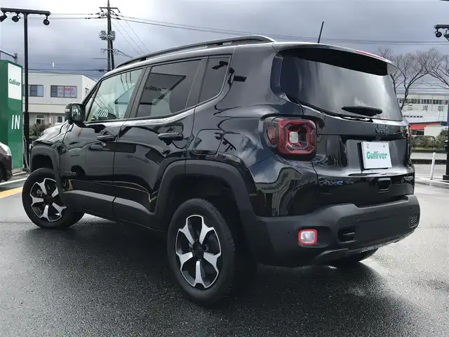 クライスラー・ジープ レネゲード トレイルホーク 4xe 鳥取県 2021(令3)年 5.1万km 黒 ４・W・D・ターボ車/純正ナビ/フルセグ/BT/USB/AUX/バックカメラ/衝突軽減システム/レーンキープアシスト/コーナーセンサー/ヒルスタートアシスト/クルーズコントロール/ETC2.0/LEDヘットライト/純正17インチアルミホイール/ルーフレール/プッシュエンジンスタート/スマートキー/フロアマット