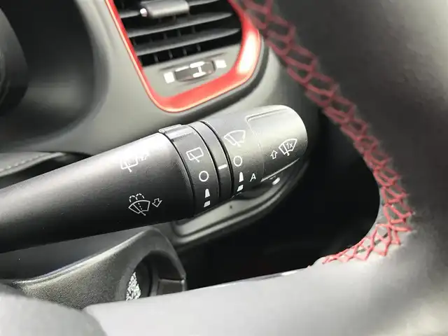 クライスラー・ジープ レネゲード トレイルホーク 4xe 鳥取県 2021(令3)年 5.1万km 黒 ４・W・D・ターボ車/純正ナビ/フルセグ/BT/USB/AUX/バックカメラ/衝突軽減システム/レーンキープアシスト/コーナーセンサー/ヒルスタートアシスト/クルーズコントロール/ETC2.0/LEDヘットライト/純正17インチアルミホイール/ルーフレール/プッシュエンジンスタート/スマートキー/フロアマット