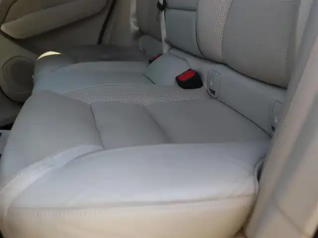 ボルボ ＸＣ６０ D4 AWD インスクリプション 静岡県 2018(平30)年 4万km グレー インテリセーフ/衝突軽減ブレーキACC/レーンキープ ブラインドスポットモニター/パノラマサンルーフ/ベージュレザーシート /ベンチレーション/シートヒーター /前席メモリーパワーシート/純正ナビフルセグTV Bluetooth CarPlay対応/全方位カメラ/ヘッドアップディスプレイ/パワーバックドア /ドライブレコーダー/ETC