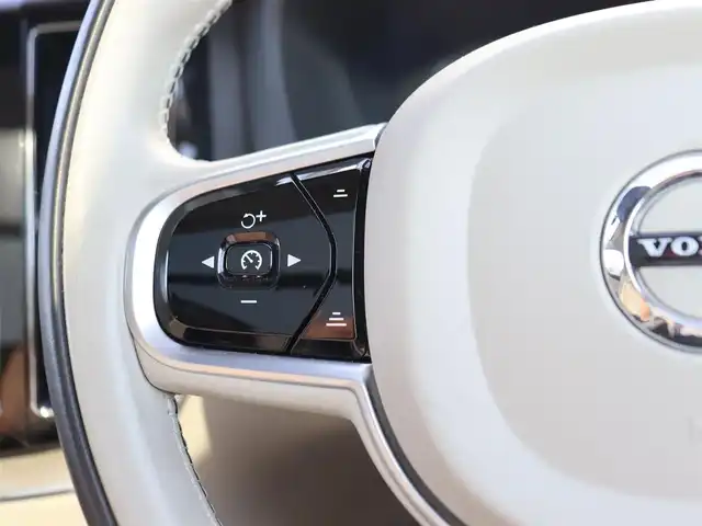 ボルボ ＸＣ６０ D4 AWD インスクリプション 静岡県 2018(平30)年 4万km グレー インテリセーフ/衝突軽減ブレーキACC/レーンキープ ブラインドスポットモニター/パノラマサンルーフ/ベージュレザーシート /ベンチレーション/シートヒーター /前席メモリーパワーシート/純正ナビフルセグTV Bluetooth CarPlay対応/全方位カメラ/ヘッドアップディスプレイ/パワーバックドア /ドライブレコーダー/ETC