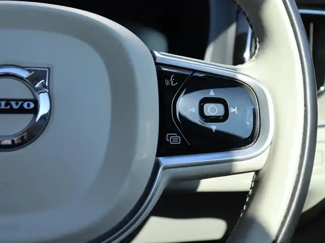ボルボ ＸＣ６０ D4 AWD インスクリプション 静岡県 2018(平30)年 4万km グレー インテリセーフ/衝突軽減ブレーキACC/レーンキープ ブラインドスポットモニター/パノラマサンルーフ/ベージュレザーシート /ベンチレーション/シートヒーター /前席メモリーパワーシート/純正ナビフルセグTV Bluetooth CarPlay対応/全方位カメラ/ヘッドアップディスプレイ/パワーバックドア /ドライブレコーダー/ETC