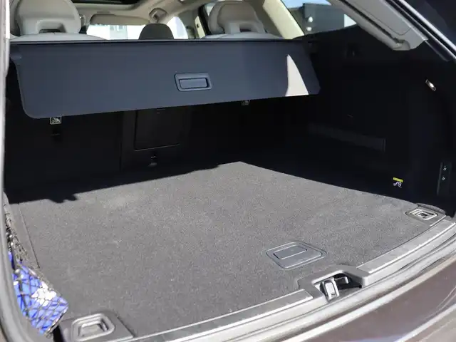 ボルボ ＸＣ６０ D4 AWD インスクリプション 静岡県 2018(平30)年 4万km グレー インテリセーフ/衝突軽減ブレーキACC/レーンキープ ブラインドスポットモニター/パノラマサンルーフ/ベージュレザーシート /ベンチレーション/シートヒーター /前席メモリーパワーシート/純正ナビフルセグTV Bluetooth CarPlay対応/全方位カメラ/ヘッドアップディスプレイ/パワーバックドア /ドライブレコーダー/ETC
