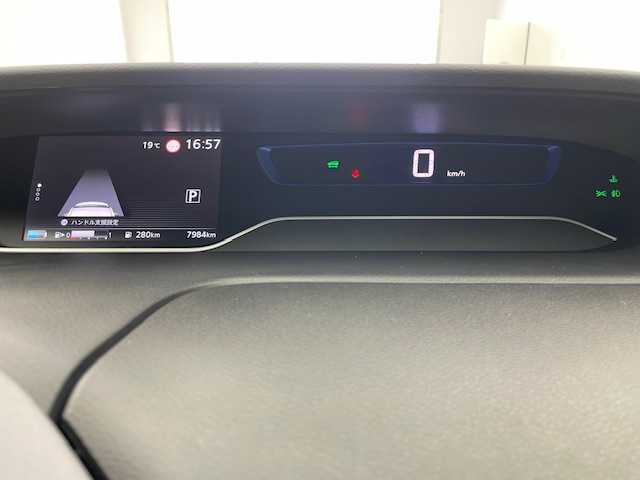 日産 セレナ e－パワー ハイウェイスター V 宮城県 2020(令2)年 0.8万km マルーンレッド 2トーン 両側パワースライドドア/純正ナビ/フルセグTV/Bluetooth/USB入力端子/ipod/DVD・BD再生機能/全方位カメラ/フロント/サイド/バックカメラ/ETC/前方ドライブレコーダー/プロパイロット/衝突被害軽減システム/プッシュスタート/スマートキー/オートライト/LEDヘッドライト/純正フロアマット/純正15インチアルミホイール