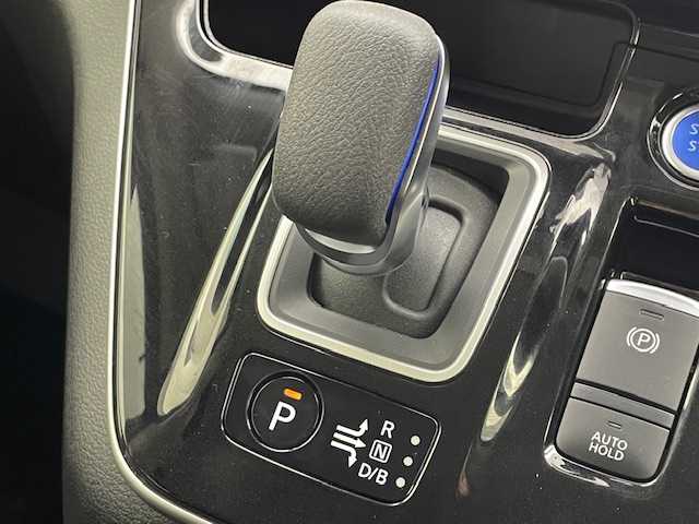日産 セレナ e－パワー ハイウェイスター V 宮城県 2020(令2)年 0.8万km マルーンレッド 2トーン 両側パワースライドドア/純正ナビ/フルセグTV/Bluetooth/USB入力端子/ipod/DVD・BD再生機能/全方位カメラ/フロント/サイド/バックカメラ/ETC/前方ドライブレコーダー/プロパイロット/衝突被害軽減システム/プッシュスタート/スマートキー/オートライト/LEDヘッドライト/純正フロアマット/純正15インチアルミホイール