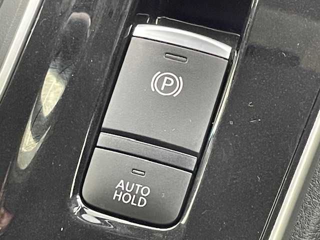 日産 セレナ e－パワー ハイウェイスター V 宮城県 2020(令2)年 0.8万km マルーンレッド 2トーン 両側パワースライドドア/純正ナビ/フルセグTV/Bluetooth/USB入力端子/ipod/DVD・BD再生機能/全方位カメラ/フロント/サイド/バックカメラ/ETC/前方ドライブレコーダー/プロパイロット/衝突被害軽減システム/プッシュスタート/スマートキー/オートライト/LEDヘッドライト/純正フロアマット/純正15インチアルミホイール