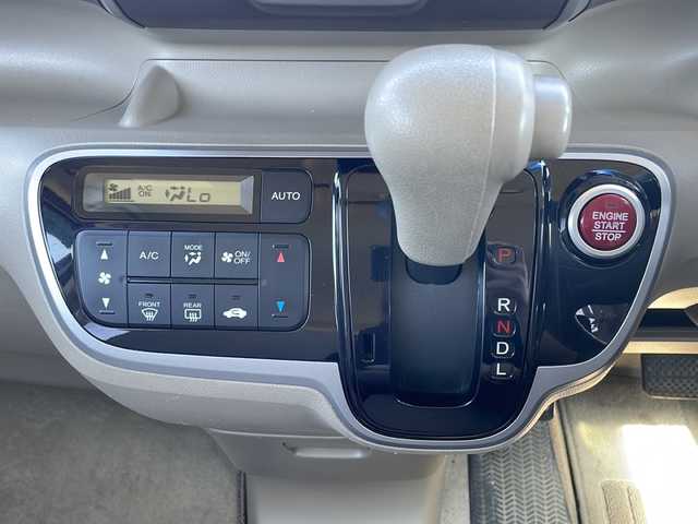 ホンダ Ｎ ＢＯＸ G Lパッケージ 道東・釧路十勝 2013(平25)年 12.3万km アラバスターシルバーメタリック 純正オーディオ/　(AM/FM/CD/)/片側パワースライドドア/冬タイヤ積込/純正フロアマット/ドアバイザー/ライトレベライザー/ABS/横滑り防止装置