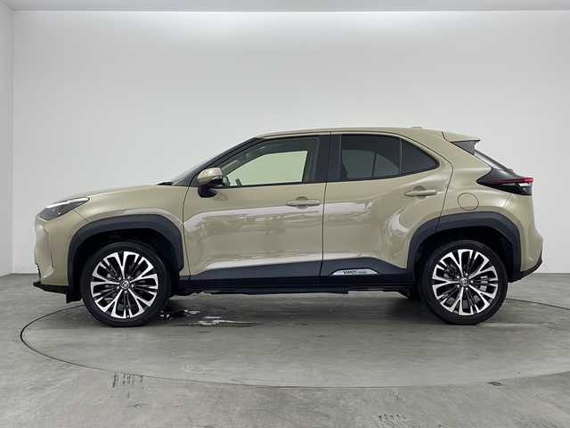 トヨタ ヤリスクロス ハイブリッド Z 兵庫県 2021(令3)年 4.8万km ベージュ ・純正ディスプレイオーディオ&BT&USB&Miracast/・アラウンドビューモニター/・ビルトインETC/・前後ドライブレコーダー/・ハーフレザーシート/・パワーシート/・前席シートヒーター/・レーダークルーズコントロール/・トヨタセーフティセンス/・レーンキープアシスト/・コーナーセンサー/・前後誤発進抑制/・標識認識機能/・プリクラッシュセーフティ/・LEDオートライト/・フォグランプ/・オートマチックハイビーム/・純正18インチアルミホイール/・純正フロアマット/・革巻きステアリング/・ステアリングスイッチ/・W＋サイドエアバック/・カーテンエアバック/・電動パーキングブレーキ/・ブレーキホールド/・スマートキー/・スペアキー/・プッシュスタート