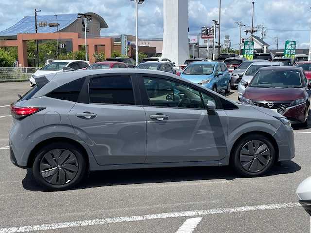 日産 ノート X 長崎県 2023(令5)年 6.5万km グレー 純正メモリーナビ/BT/USB/HDMI/フルセグTV/アラウンドビューモニター/エマージェンシーブレーキ/プロパイロット/ステアリングスイッチ/デジタルインナーミラー/ハンドル支援/ドライブレコーダー/オートマチックハイビーム/ビルトインETC2.0/スマートキー×2