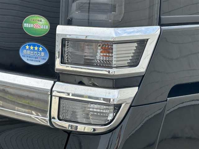 トヨタ ヴォクシー ZS 煌 山形県 2018(平30)年 12.2万km イナズマスパーキングブラックガラスフレーク 4WD/純正SDナビ/・Bluetooth/・フルセグテレビ/両側パワースライドドア/バックカメラ/デュアルエアコン/純正アルミホイール/クルーズコントロール/ETC2.0/アイドリングストップ/横滑り防止装置/レーンキープアシスト/オートライト/ハイビーム/盗難防止装置/衝突被害軽減システム