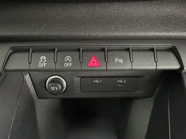 アウディ アウディ Ａ１ SB 25TFSI 兵庫県 2022(令4)年 0.9万km パール 衝突軽減ブレーキ/レーンキープ/クルーズコントロール/前席シートヒーター/純正メモリーナビ/（AM＆FM＆BT）/バックカメラ/前後ドライブレコーダー/ETC/コーナーセンサー/オートライト＆ハイビーム/LEDライト/スマーキー/プッシュスタート/W＆サイド＆カーテンエアバック