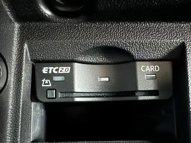 アウディ アウディ Ａ１ SB 25TFSI 兵庫県 2022(令4)年 0.9万km パール 衝突軽減ブレーキ/レーンキープ/クルーズコントロール/前席シートヒーター/純正メモリーナビ/（AM＆FM＆BT）/バックカメラ/前後ドライブレコーダー/ETC/コーナーセンサー/オートライト＆ハイビーム/LEDライト/スマーキー/プッシュスタート/W＆サイド＆カーテンエアバック