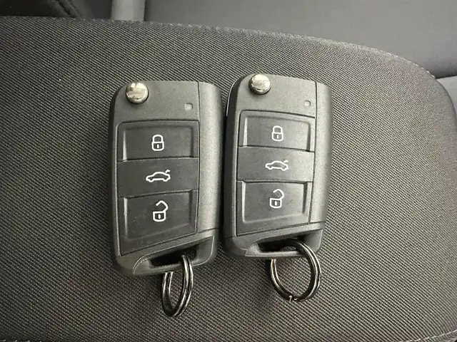 アウディ アウディ Ａ１ SB 25TFSI 兵庫県 2022(令4)年 0.9万km パール 衝突軽減ブレーキ/レーンキープ/クルーズコントロール/前席シートヒーター/純正メモリーナビ/（AM＆FM＆BT）/バックカメラ/前後ドライブレコーダー/ETC/コーナーセンサー/オートライト＆ハイビーム/LEDライト/スマーキー/プッシュスタート/W＆サイド＆カーテンエアバック