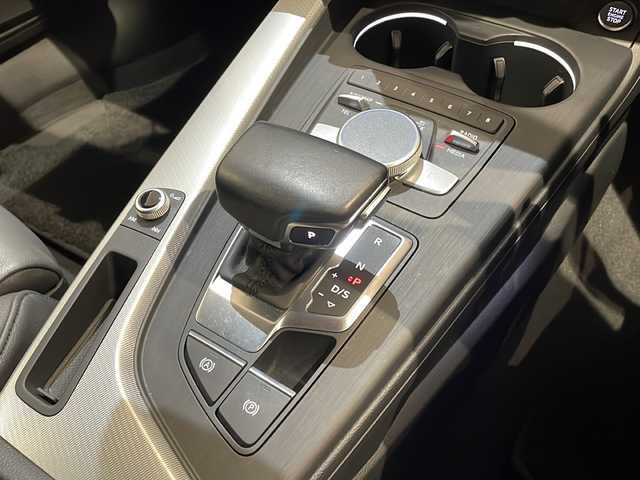 アウディ Ａ４ アバント 40TFSIマイスターシュトック 新潟県 2019(令1)年 5万km ブリリアントレッド コンビニエンスパッケージ/・アウディパーキングシステム/・リヤビューカメラ/・アドバンストキーシステム/アシスタンスパッケージ/・アウディプレセンスリヤ/・アウディサイドアシスト/・パークアシスト/・サラウンドビューカメラ/・運転席メモリー機能付パワーシート/ワンオーナー/シートヒーター（前後）/マトリクスLEDヘッドライト/アダプティブクルーズコントロール/全周囲カメラ/ドライブレコーダー/電動リアゲート２．０/プッシュスタート/ETC２．０/フルセグテレビ/AM/FM/アイドリングストップ