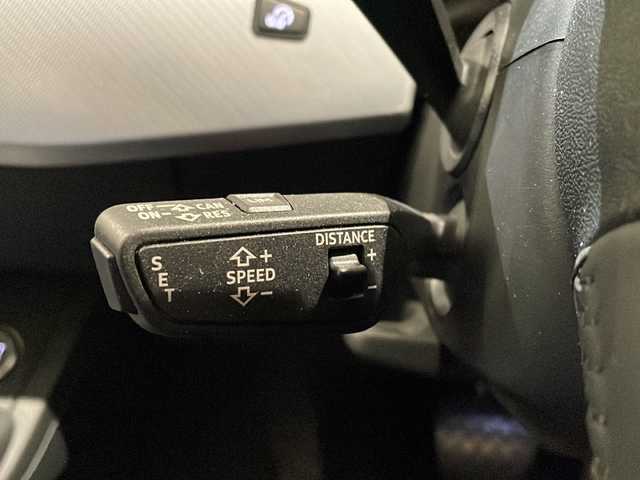 アウディ Ａ４ アバント 40TFSIマイスターシュトック 新潟県 2019(令1)年 5万km ブリリアントレッド コンビニエンスパッケージ/・アウディパーキングシステム/・リヤビューカメラ/・アドバンストキーシステム/アシスタンスパッケージ/・アウディプレセンスリヤ/・アウディサイドアシスト/・パークアシスト/・サラウンドビューカメラ/・運転席メモリー機能付パワーシート/ワンオーナー/シートヒーター（前後）/マトリクスLEDヘッドライト/アダプティブクルーズコントロール/全周囲カメラ/ドライブレコーダー/電動リアゲート２．０/プッシュスタート/ETC２．０/フルセグテレビ/AM/FM/アイドリングストップ