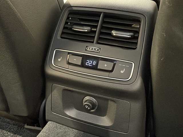 アウディ Ａ４ アバント 40TFSIマイスターシュトック 新潟県 2019(令1)年 5万km ブリリアントレッド コンビニエンスパッケージ/・アウディパーキングシステム/・リヤビューカメラ/・アドバンストキーシステム/アシスタンスパッケージ/・アウディプレセンスリヤ/・アウディサイドアシスト/・パークアシスト/・サラウンドビューカメラ/・運転席メモリー機能付パワーシート/ワンオーナー/シートヒーター（前後）/マトリクスLEDヘッドライト/アダプティブクルーズコントロール/全周囲カメラ/ドライブレコーダー/電動リアゲート２．０/プッシュスタート/ETC２．０/フルセグテレビ/AM/FM/アイドリングストップ
