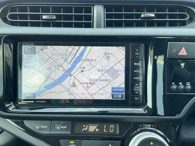 トヨタ アクア S 兵庫県 2015(平27)年 7.8万km ディープアメジストマイカメタリック 社外メモリナビ/CD/DVD/Bluetooth/フルセグTV/バックカメラ/プッシュスタート/ETC/電動格納ミラー/シートヒーター/ステアリングスイッチ/オートライト/フォグランプ/社外アルミ/ドアバイザー