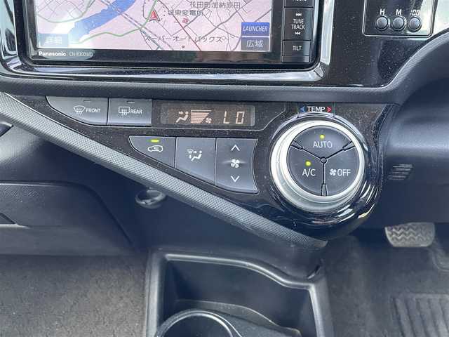 トヨタ アクア S 兵庫県 2015(平27)年 7.8万km ディープアメジストマイカメタリック 社外メモリナビ/CD/DVD/Bluetooth/フルセグTV/バックカメラ/プッシュスタート/ETC/電動格納ミラー/シートヒーター/ステアリングスイッチ/オートライト/フォグランプ/社外アルミ/ドアバイザー