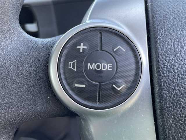 トヨタ アクア S 兵庫県 2015(平27)年 7.8万km ディープアメジストマイカメタリック 社外メモリナビ/CD/DVD/Bluetooth/フルセグTV/バックカメラ/プッシュスタート/ETC/電動格納ミラー/シートヒーター/ステアリングスイッチ/オートライト/フォグランプ/社外アルミ/ドアバイザー