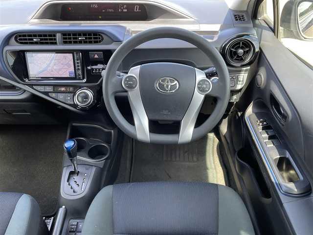 トヨタ アクア S 兵庫県 2015(平27)年 7.8万km ディープアメジストマイカメタリック 社外メモリナビ/CD/DVD/Bluetooth/フルセグTV/バックカメラ/プッシュスタート/ETC/電動格納ミラー/シートヒーター/ステアリングスイッチ/オートライト/フォグランプ/社外アルミ/ドアバイザー