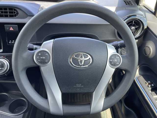 トヨタ アクア S 兵庫県 2015(平27)年 7.8万km ディープアメジストマイカメタリック 社外メモリナビ/CD/DVD/Bluetooth/フルセグTV/バックカメラ/プッシュスタート/ETC/電動格納ミラー/シートヒーター/ステアリングスイッチ/オートライト/フォグランプ/社外アルミ/ドアバイザー