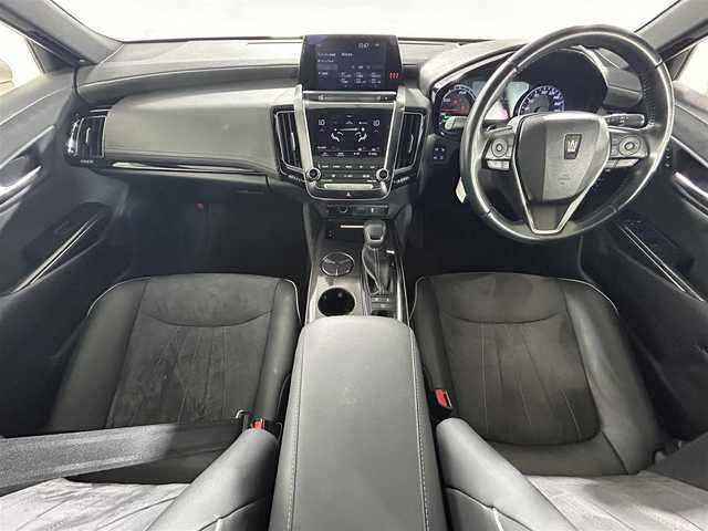 トヨタ クラウン ハイブリッド RS アドバンス 熊本県 2018(平30)年 6.1万km ホワイトパールクリスタルシャイン 純正ナビ/AM/FM/CD/DVD/フルセグTV/Bluetooth/パノラミックビューモニター/インテリジェントパーキングアシスト/デジタルインナーミラー/ワイヤレス充電/レーンキープアシスト/プリクラッシュセーフティ/ブラインドスポットモニター/クリアランスソナー/リアクロストラフィックアラート/リアカメラディテクション/ヘッドアップディスプレイ/ロードサインアシスト/ETC2.0/スマートキー/スペアキー/純正フロアマット/純正18インチアルミホイール