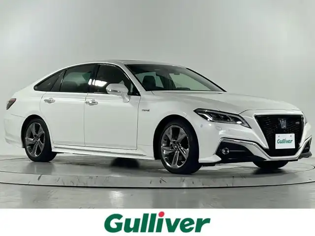 トヨタ クラウン ハイブリッド RS アドバンス 佐賀県 2018(平30)年 6.1万km ホワイトパールクリスタルシャイン 純正ナビ/AM/FM/CD/DVD/フルセグTV/Bluetooth/パノラミックビューモニター/インテリジェントパーキングアシスト/デジタルインナーミラー/ワイヤレス充電/レーンキープアシスト/プリクラッシュセーフティ/ブラインドスポットモニター/クリアランスソナー/リアクロストラフィックアラート/リアカメラディテクション/ヘッドアップディスプレイ/ロードサインアシスト/ETC2.0/スマートキー/スペアキー/純正フロアマット/純正18インチアルミホイール