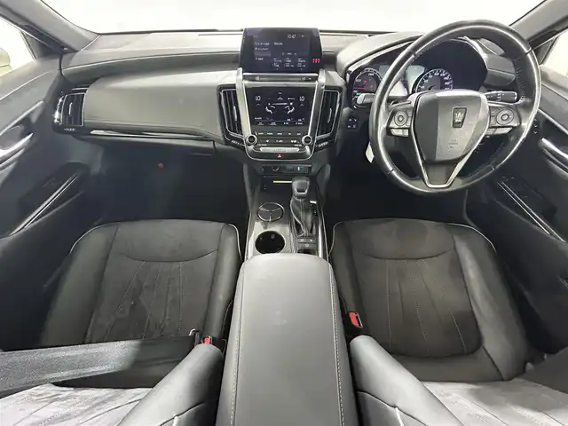 トヨタ クラウン ハイブリッド RS アドバンス 佐賀県 2018(平30)年 6.1万km ホワイトパールクリスタルシャイン 純正ナビ/AM/FM/CD/DVD/フルセグTV/Bluetooth/パノラミックビューモニター/インテリジェントパーキングアシスト/デジタルインナーミラー/ワイヤレス充電/レーンキープアシスト/プリクラッシュセーフティ/ブラインドスポットモニター/クリアランスソナー/リアクロストラフィックアラート/リアカメラディテクション/ヘッドアップディスプレイ/ロードサインアシスト/ETC2.0/スマートキー/スペアキー/純正フロアマット/純正18インチアルミホイール