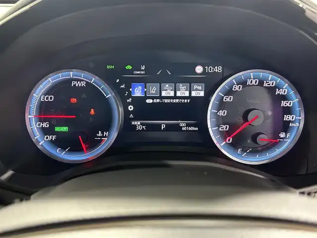 トヨタ クラウン ハイブリッド RS アドバンス 佐賀県 2018(平30)年 6.1万km ホワイトパールクリスタルシャイン 純正ナビ/AM/FM/CD/DVD/フルセグTV/Bluetooth/パノラミックビューモニター/インテリジェントパーキングアシスト/デジタルインナーミラー/ワイヤレス充電/レーンキープアシスト/プリクラッシュセーフティ/ブラインドスポットモニター/クリアランスソナー/リアクロストラフィックアラート/リアカメラディテクション/ヘッドアップディスプレイ/ロードサインアシスト/ETC2.0/スマートキー/スペアキー/純正フロアマット/純正18インチアルミホイール