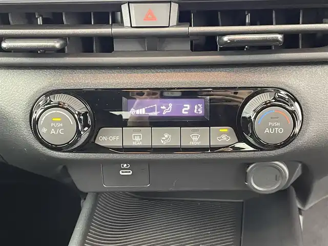 日産 ノート X 90周年記念車 群馬県 2024(令6)年 0.9万km ピュアホワイトパール 禁煙車　純正ナビ　Bluetooth　フルセグ　全方位カメラ　ブラインドスポットモニター　衝突軽減システム　オートマチックハイビーム　コーナーセンサー　LED　プッシュスタート　スマートキー