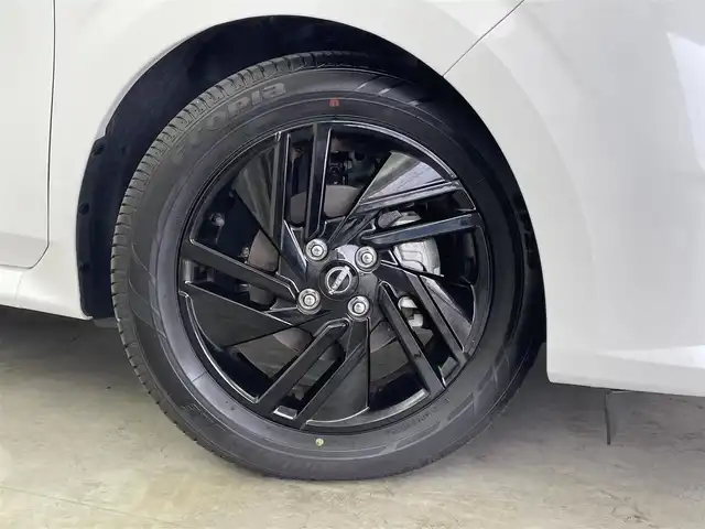 日産 ノート X 90周年記念車 群馬県 2024(令6)年 0.9万km ピュアホワイトパール 禁煙車　純正ナビ　Bluetooth　フルセグ　全方位カメラ　ブラインドスポットモニター　衝突軽減システム　オートマチックハイビーム　コーナーセンサー　LED　プッシュスタート　スマートキー