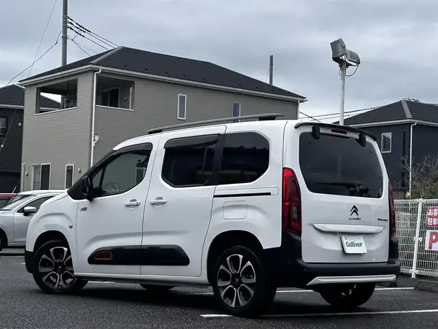 シトロエン シトロエン ベルランゴ シャイン XTRパック 静岡県 2021(令3)年 4万km 白 ユーザー買取車両/ワンオーナー/純正ナビ/　【BT/ラジオ】/純正LEDヘッドライト/純正17インチAW/全方位カメラ/バックカメラ/レーダークルーズコントロール/レーンキープアシスト/電動パーキングブレーキ/ETC/両側スライドドア/パノラマルーフ/新車時保証書/取扱説明書/スペアキー×1