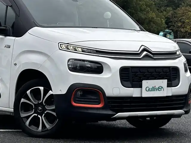 シトロエン シトロエン ベルランゴ シャイン XTRパック 静岡県 2021(令3)年 4万km 白 ユーザー買取車両/ワンオーナー/純正ナビ/　【BT/ラジオ】/純正LEDヘッドライト/純正17インチAW/全方位カメラ/バックカメラ/レーダークルーズコントロール/レーンキープアシスト/電動パーキングブレーキ/ETC/両側スライドドア/パノラマルーフ/新車時保証書/取扱説明書/スペアキー×1