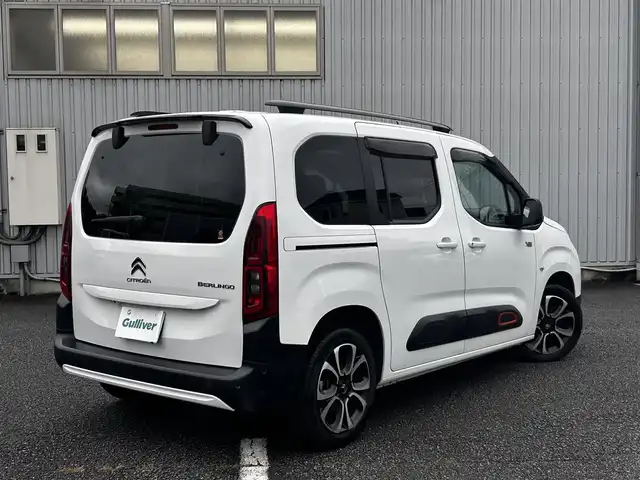 シトロエン シトロエン ベルランゴ シャイン XTRパック 静岡県 2021(令3)年 4万km 白 ユーザー買取車両/ワンオーナー/純正ナビ/　【BT/ラジオ】/純正LEDヘッドライト/純正17インチAW/全方位カメラ/バックカメラ/レーダークルーズコントロール/レーンキープアシスト/電動パーキングブレーキ/ETC/両側スライドドア/パノラマルーフ/新車時保証書/取扱説明書/スペアキー×1