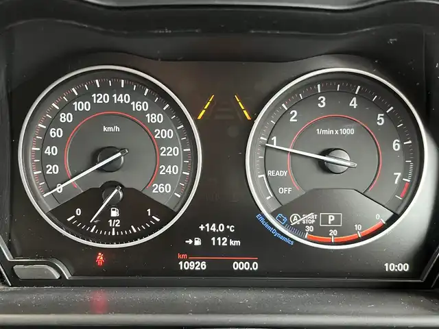 ＢＭＷ １１８ｉ スポーツ 山形県 2017(平29)年 1.1万km グレイシャーシルバー インテリジェントセーフティー/・歩行者警告/・衝突警告/車線逸脱警告/前方ドライブレコーダー/クルーズコントロール/スピードリミッター/純正LEDヘッドライト/オートライト/MTモード付AT/AW付スタッドレスタイヤ有/スペアキー１本