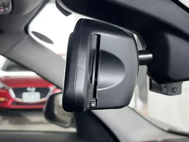 ＢＭＷ １１８ｉ スポーツ 山形県 2017(平29)年 1.1万km グレイシャーシルバー インテリジェントセーフティー/・歩行者警告/・衝突警告/車線逸脱警告/前方ドライブレコーダー/クルーズコントロール/スピードリミッター/純正LEDヘッドライト/オートライト/MTモード付AT/AW付スタッドレスタイヤ有/スペアキー１本