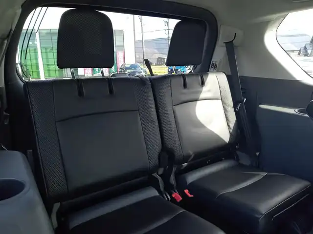 トヨタ ランドクルーザー プラド TX Lパッケージ 福井県 2011(平23)年 9.5万km ブラック 4WD/純正SDナビ（NSZT-W61G）/・（フルセグTV/CD/DVD/Bluetooth）/バックカメラ/横滑り防止装置/マルチテレインセレクト/クルーズコントロール/前席パワーシート/前席シートヒーター/ETC/純正フロアマット/電動格納サードシート/電動格納ウィンカーミラー/オートLEDライト/純正フロアマット/純正17インチAW/スマートキー