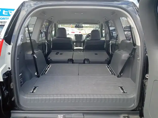 トヨタ ランドクルーザー プラド TX Lパッケージ 福井県 2011(平23)年 9.5万km ブラック 4WD/純正SDナビ（NSZT-W61G）/・（フルセグTV/CD/DVD/Bluetooth）/バックカメラ/横滑り防止装置/マルチテレインセレクト/クルーズコントロール/前席パワーシート/前席シートヒーター/ETC/純正フロアマット/電動格納サードシート/電動格納ウィンカーミラー/オートLEDライト/純正フロアマット/純正17インチAW/スマートキー