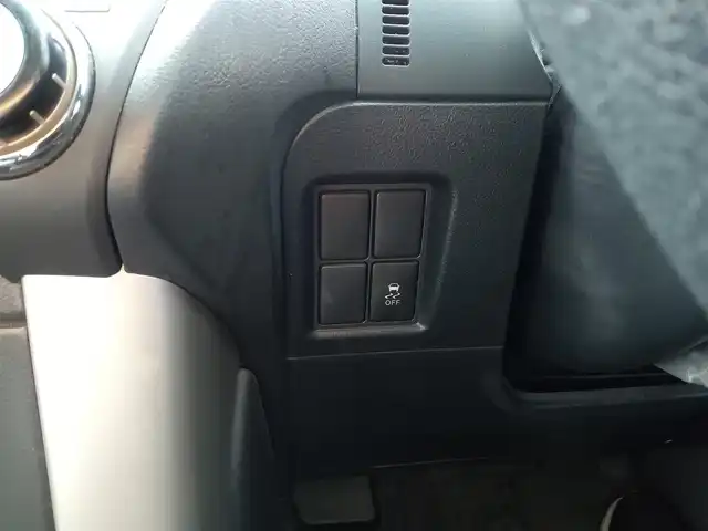 トヨタ ランドクルーザー プラド TX Lパッケージ 福井県 2011(平23)年 9.5万km ブラック 4WD/純正SDナビ（NSZT-W61G）/・（フルセグTV/CD/DVD/Bluetooth）/バックカメラ/横滑り防止装置/マルチテレインセレクト/クルーズコントロール/前席パワーシート/前席シートヒーター/ETC/純正フロアマット/電動格納サードシート/電動格納ウィンカーミラー/オートLEDライト/純正フロアマット/純正17インチAW/スマートキー