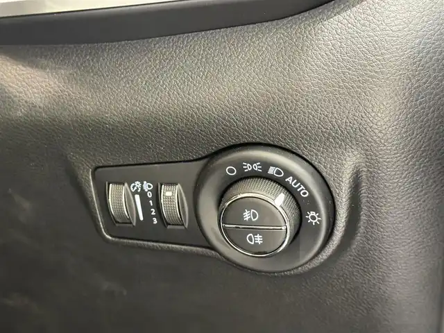 クライスラー・ジープ ジープ コンパス ロンジチュード 福岡県 2021(令3)年 4.6万km ブライトホワイト 後期　/ＡＣＣ／ＢＳＭ　/黒半革　/ＡｐｐｌｅＣａｒＰｌａｙ　/ＡｎｄｒｏｉｄＡｕｔｏ　/リアバックアップカメラ　/Ｂｌｕｅｔｏｏｔｈ　/前後ソナー　/スマートキー　/Ｆ／Ｒパーキングアシスト　/純正１７インチＡＷ