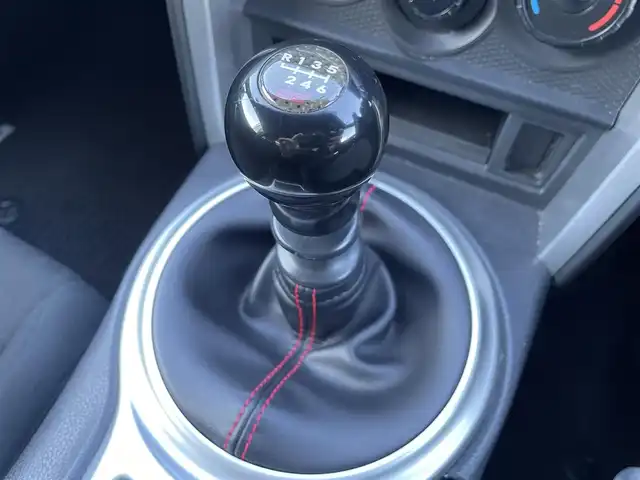 スバル ＢＲＺ R 群馬県 2019(平31)年 2.1万km クリスタルホワイトP ワンオーナー/純正ナビ/（CD/DVD/Bluetooth/AM/FM）/バックカメラ/STIエアロ/革巻きステアリング/前後ドライブレコーダー/純正アルミホイール/LEDヘッドランプ/横滑り防止/電動格納ミラー/TRACKモード/保証書/取扱説明書